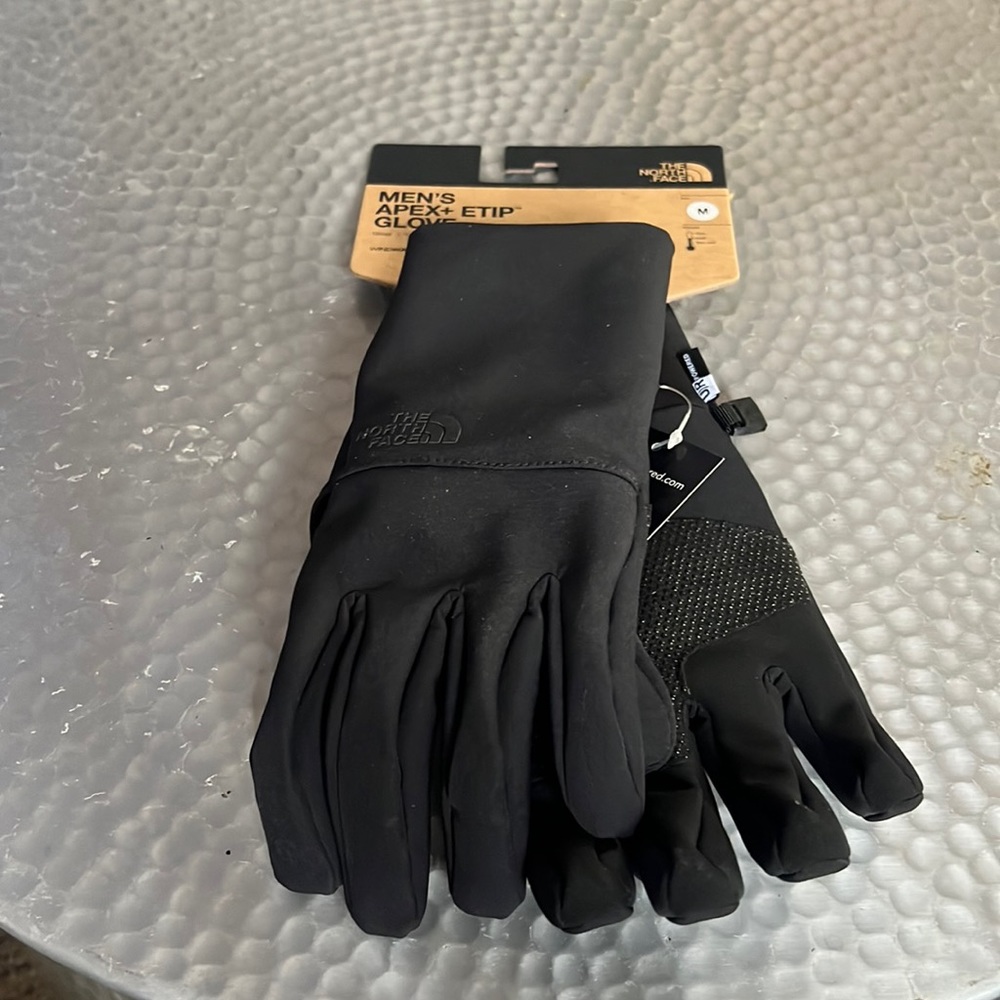 The North Face Apex e-tip gloves